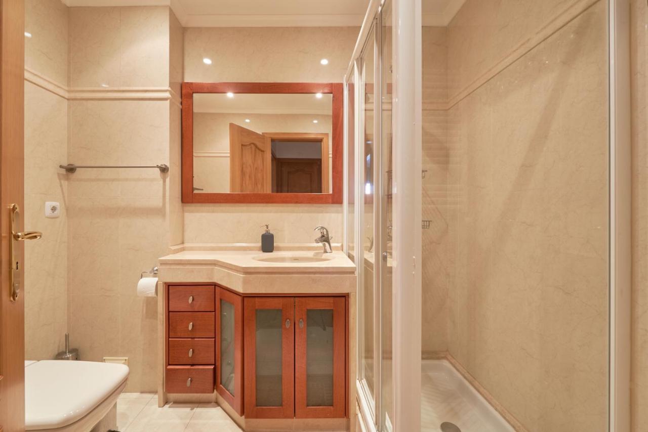 Apartamento Junto Nova&Praia Carcavelos II ภายนอก รูปภาพ